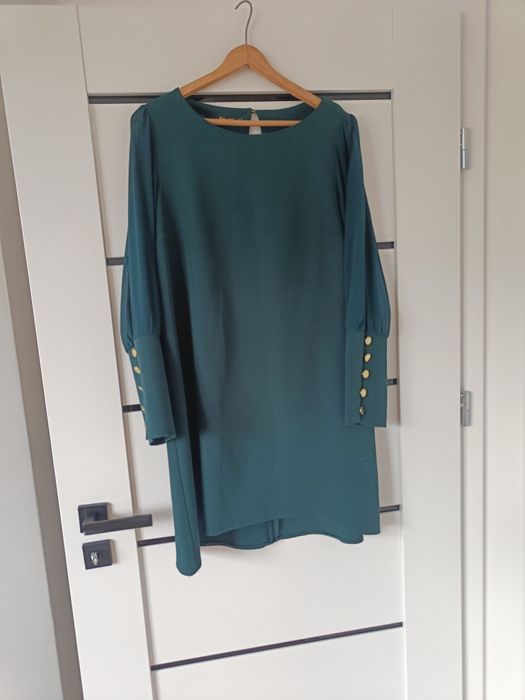 Ciemnozielona sukienka