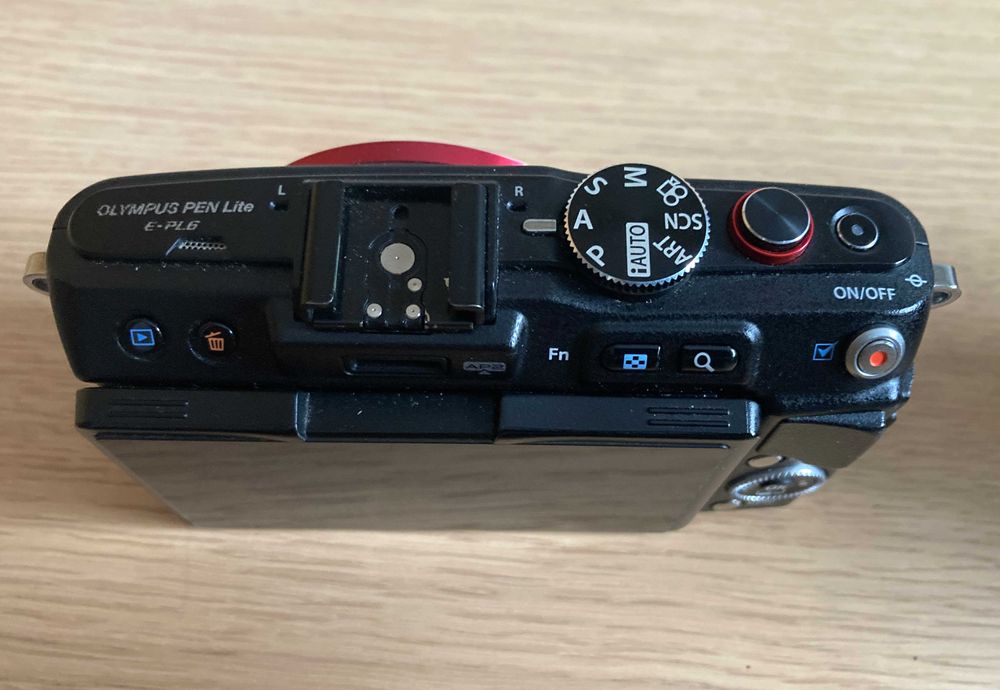 Olympus Pen E-PL6 + M. Zuiko 40-150mm