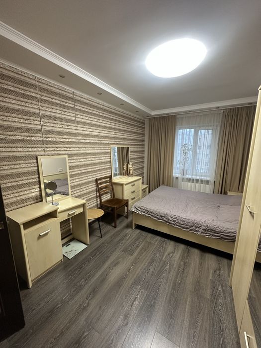 Квартира 3-х кімнатна в деснянському районі