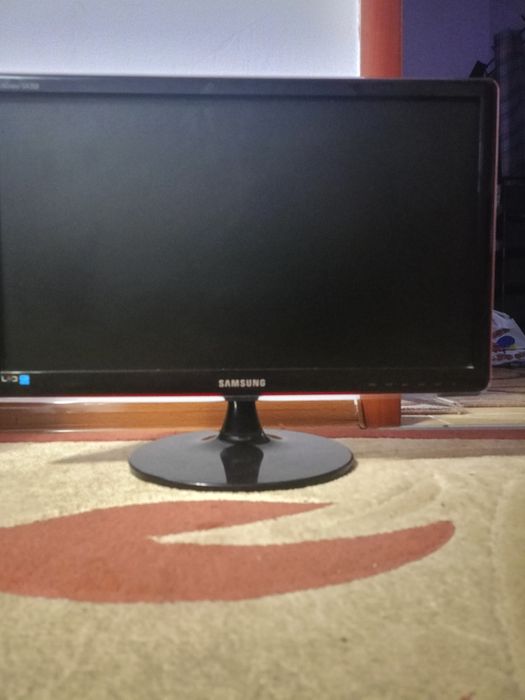 Монітор samsung.