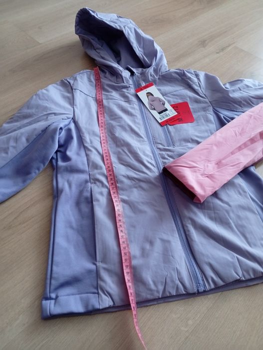 Dwie kurtki zestaw dla bliźniacze 140 wiosna jesień z kapturem