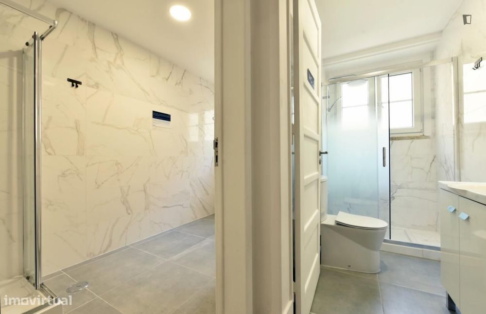 Quarto - localizado em Marquês de Pombal Lisbon