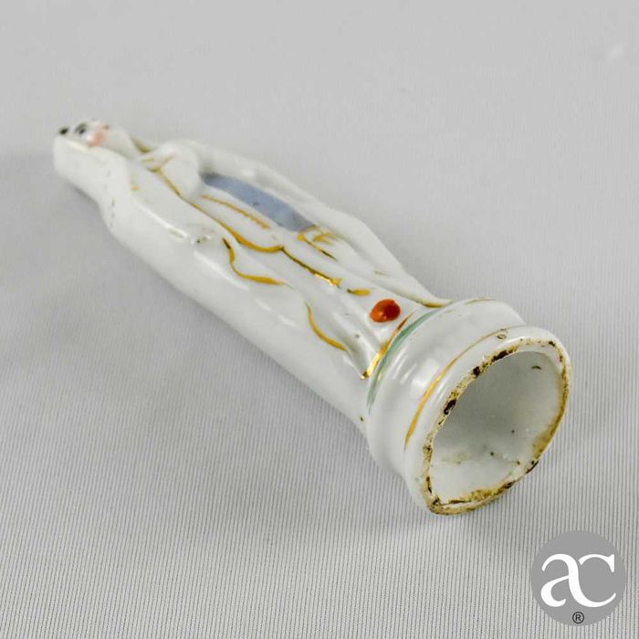 Figura de Nossa Senhora em porcelana Vieux Paris, séc. XIX