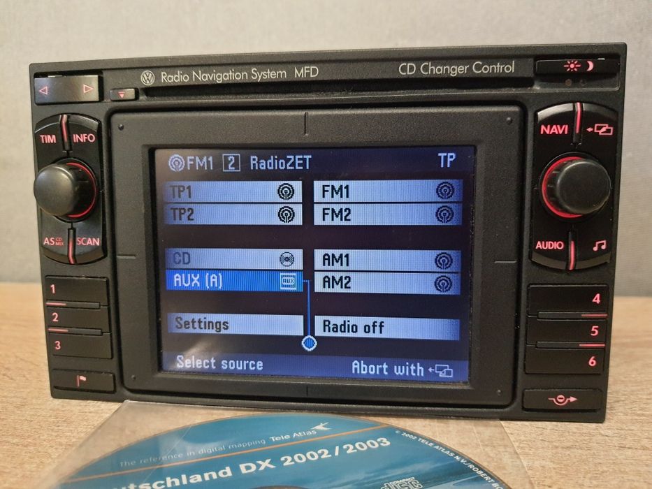 Radio samochodowe VW MFD + kod AUX Nawigacja + płyta / Volkswagen Golf, Passat, Corrado itd Zadbane