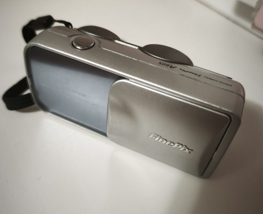 Цифровой фотоапарат Fujifilm FinePix A605 (продаю як не робочий)