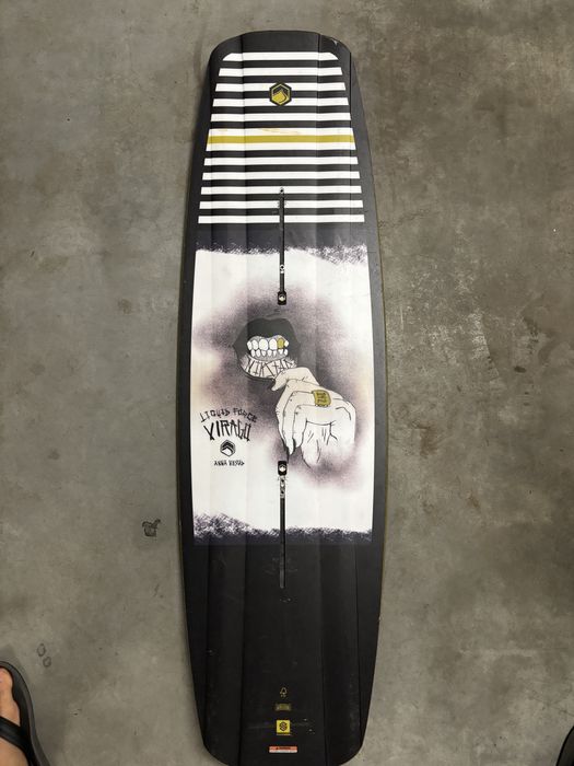Liquid force Virago 142 wakeboard.