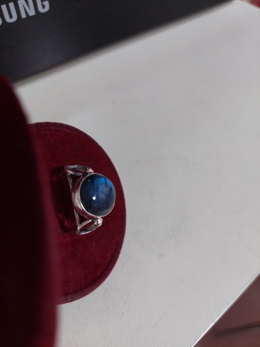 Серебряное кольцо с лабрадором