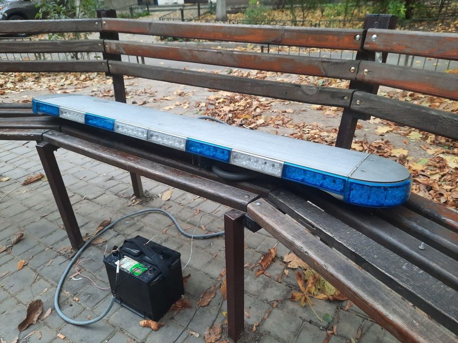 Синяя LED мигалка на авто