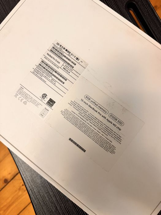 MacBook Pro 13” 2022 M2 / 8GB / 512GB SSD / Touch Bar