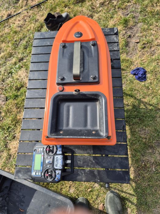 Риболовний кораблик