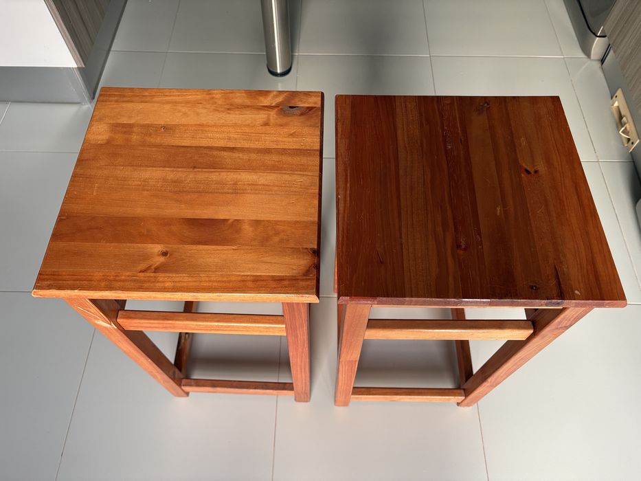 Conjunto de 2 Bancos Altos em Madeira Maciça (62cm)