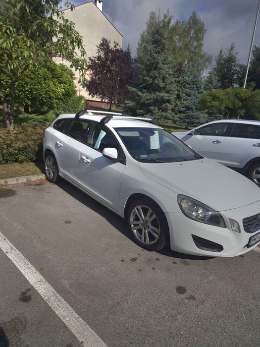 Volvo v60 d3 plus gratis
