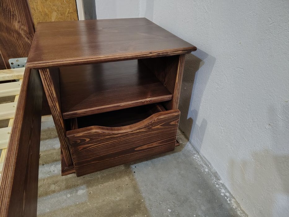 Кровать из массива дерева