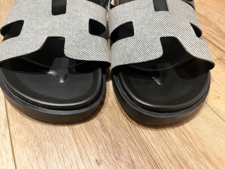 Stylowe męskie klapki premium, wzór H, rozmiar 43, nowe