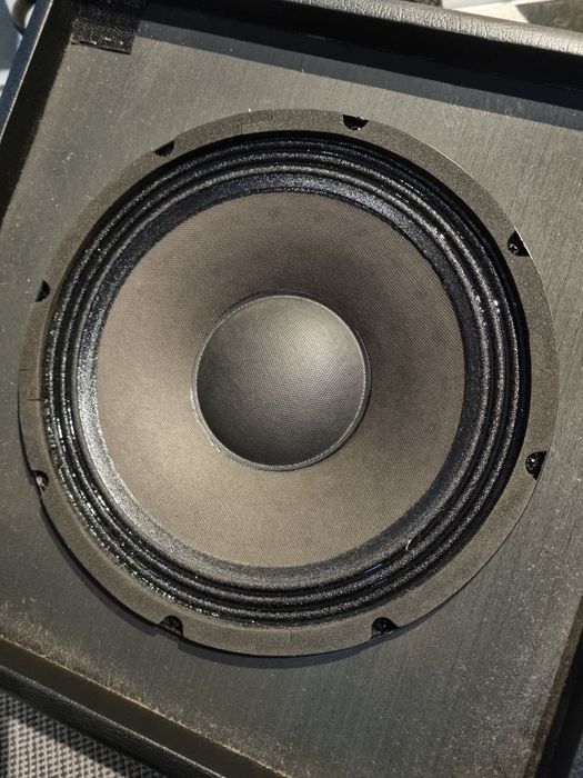 Wzmacniacz basowy combo.