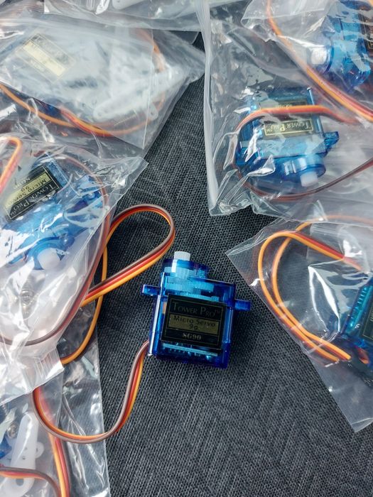 Сервопривід Servo Motor SG90 9G,180° аналоговий,металевий  для FPV дро