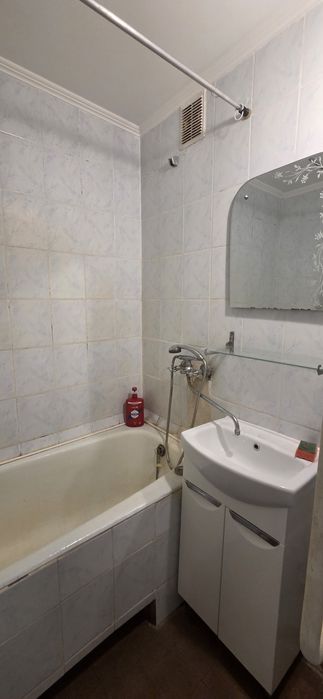 Продам 1 кімнатну Рональда Рейгана 11а