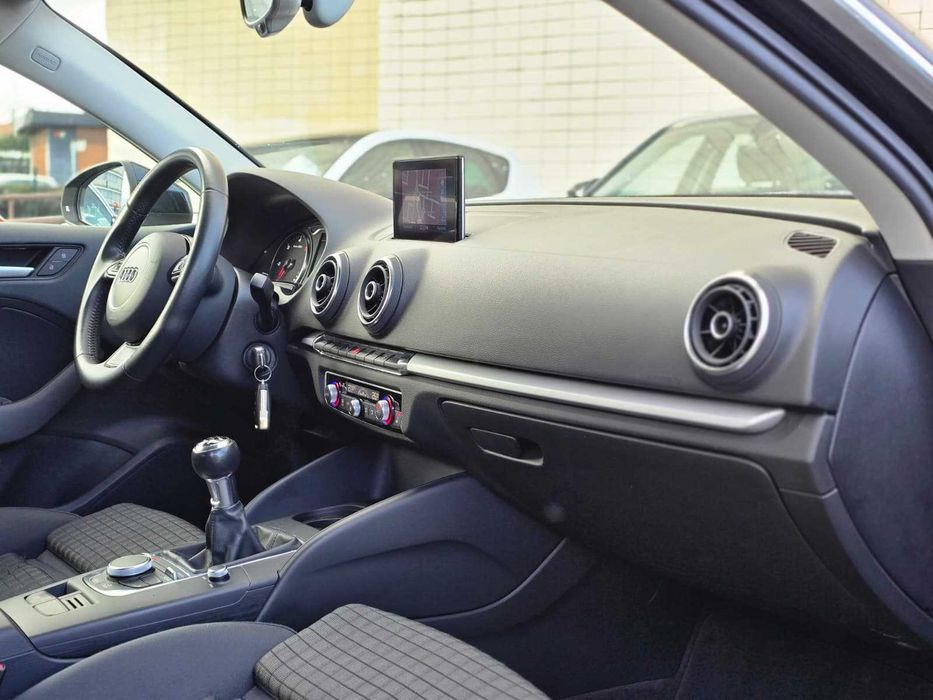 AUDI A3 S LINE PLUS 1.6TDI 110CV "LOOK RS3"