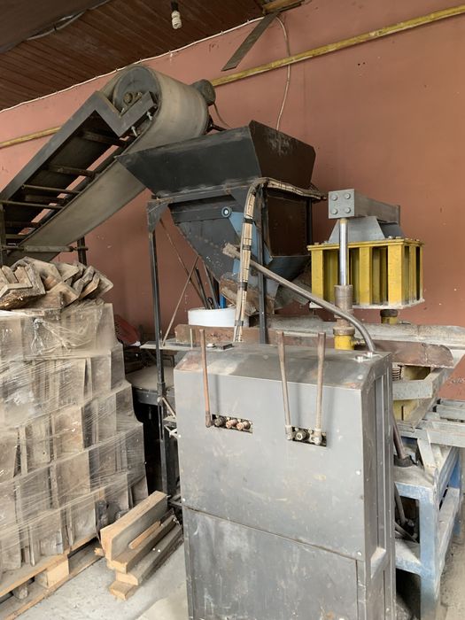 Вібропрес, напів автоматична лінія для виготовлення будівельних блоків