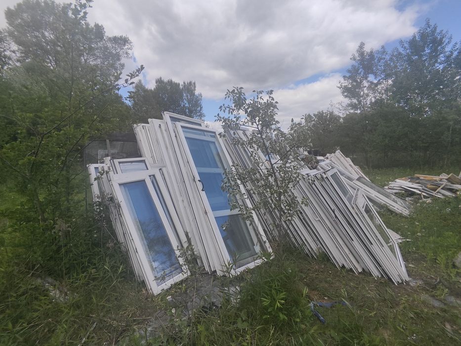 Oddam skrzydła okienne z szybami do budowy szklarni