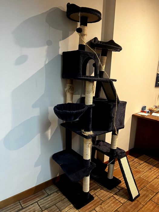 Arranhador / árvore para gatos XXL – 50€