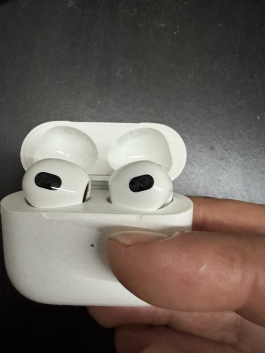 Airpods 3 a2566 Зарядний футляр MagSafe