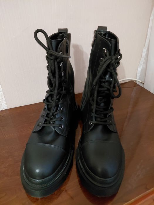 Продам ботинки уживані
