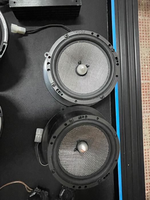 Vendo som automotivo Focal com pouco uso