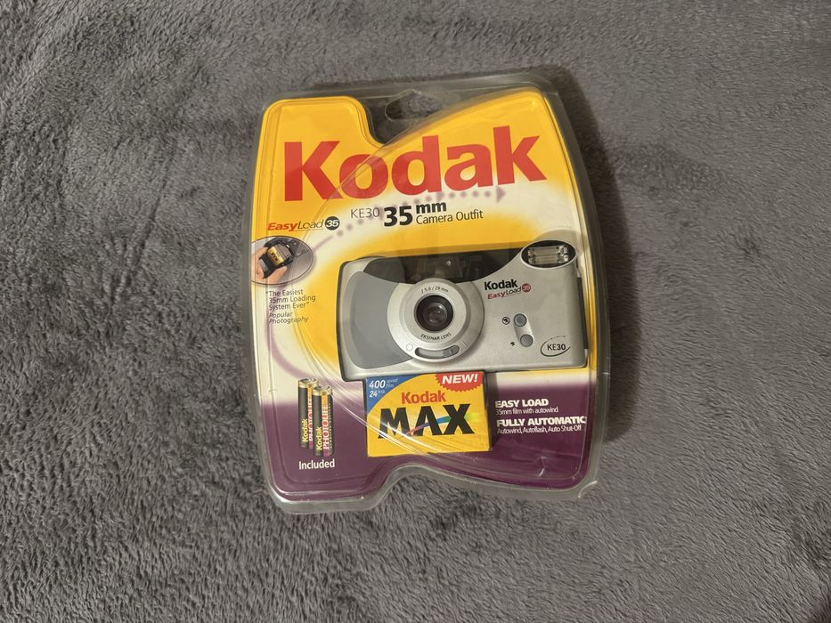 Плівковий фотоапарат kodak ke30 easy load (35mm) + плівка kodak max 400/24