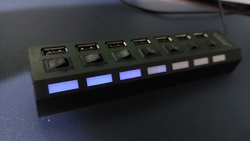 7-Port USB Hub with On/Off Button64550307092355122