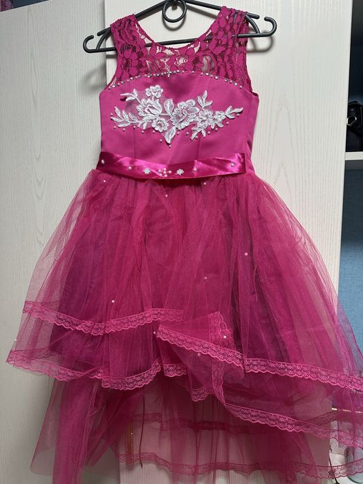 Прокат от 200 грн , продажа детских, свадебных платьев.