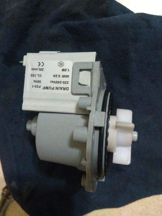 Помпа,насос  сливной от маушинки Индезит