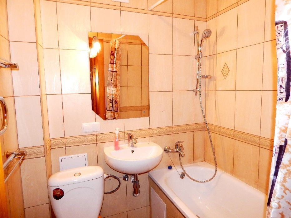 2 кім. кварт. вул. Ст.Бандери 28, центр. Цілодобове поселення