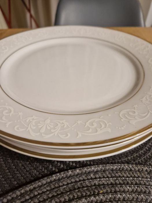 Przepiękne duze 3 talerze ze złotymi brzegiem