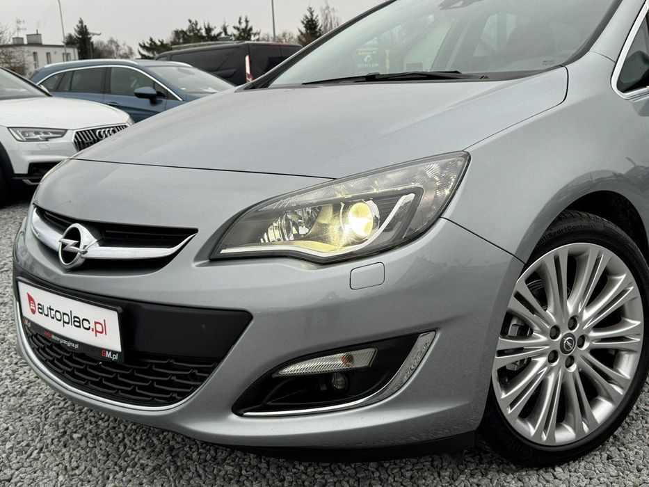 Opel Astra 1,4 Turbo 140KM Full opcja Alufelgi 19 cali skóra bi xenon