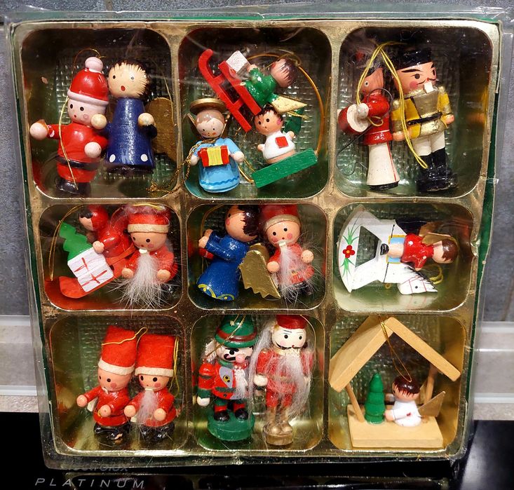 Игрушки новый год и пасха