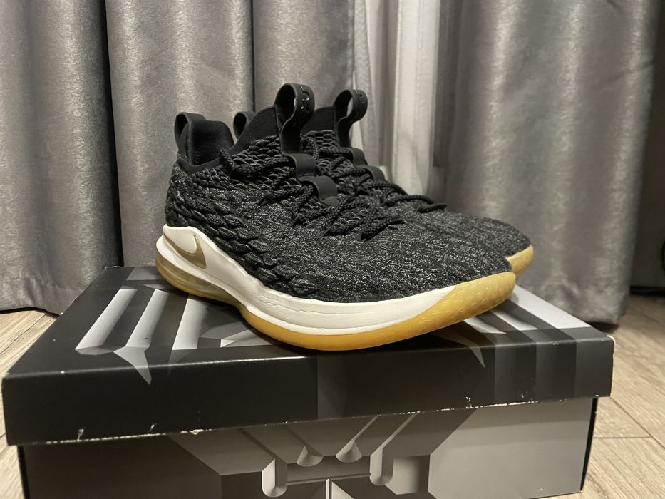Баскетбольные кроссовки Nike Lebron 15 low