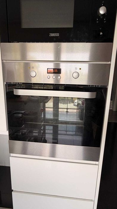 Vendo Placa de Indução e Forno Zanussi