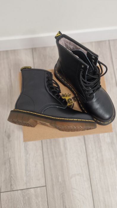 Ботинки Dr. Martens 1460 Black Smooth є торг 43 розмір