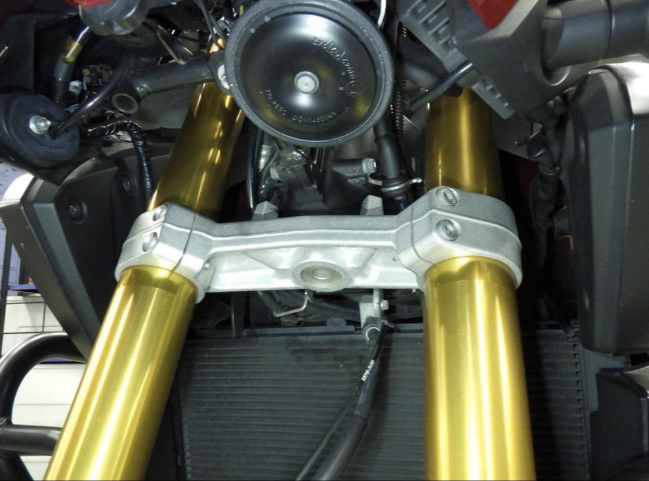 SUZUKI V-STROM 1000A Сузуки 1000