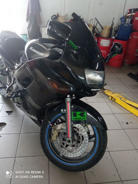 Продам мотоцикл Кавасаки zzr400