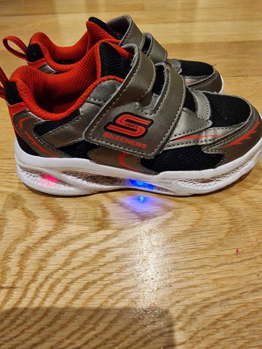 3 pares de Sapatilhas adidas e skechers