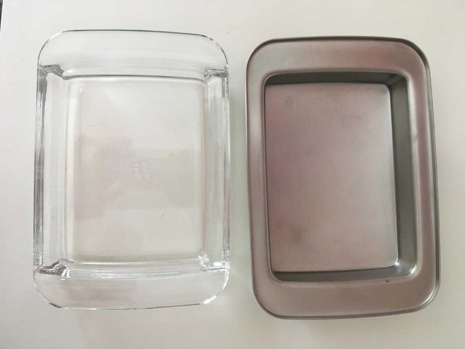 Manteigueira da marca WMF,  modelo KULT, em vidro e aço inoxidável.