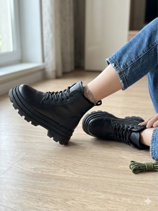 Ботинки жіночі