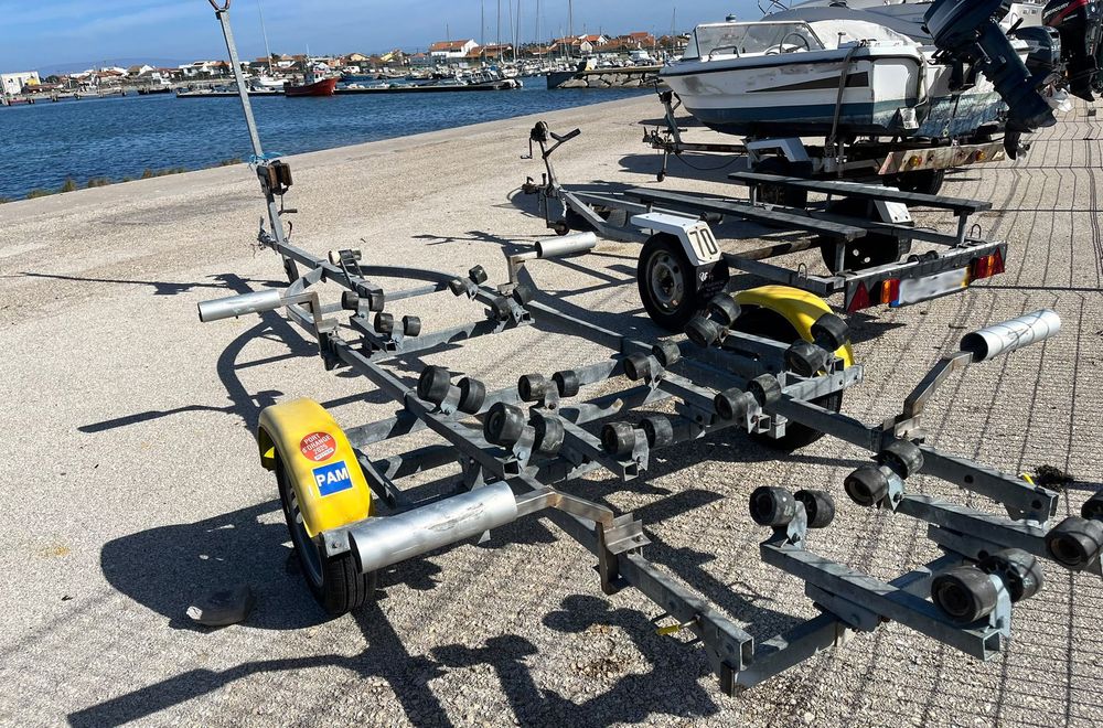 Trimaran desportivo Magnum 21