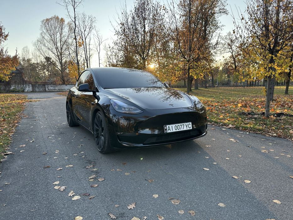 Продам tesla y performance
