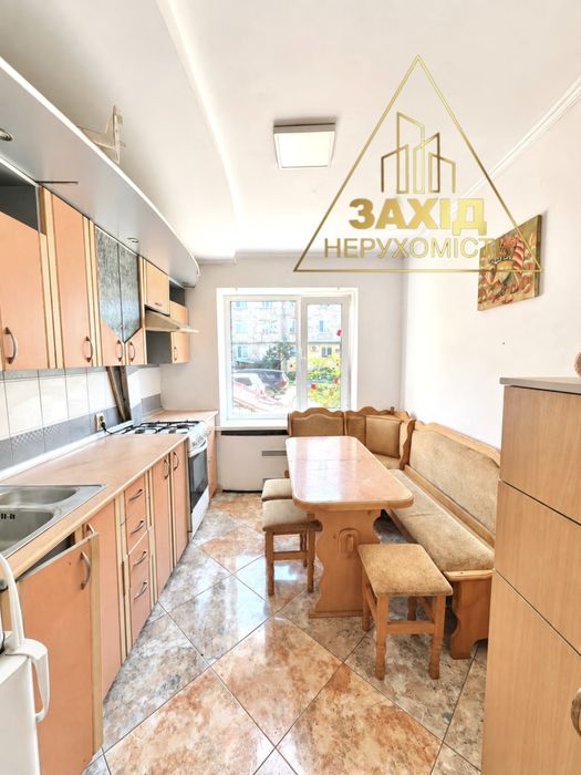 Чотирикімнатна р-н Відродження 74 м², роздільне планування
