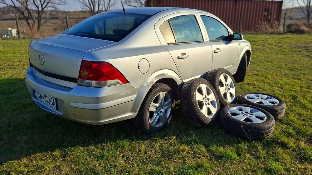 Opel Astra H Sedan, LPG, Polski Salon, Felgi Alufelgi Niski Przebieg