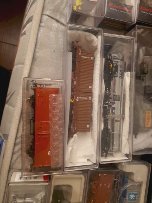 Vendo algum material ferroviario