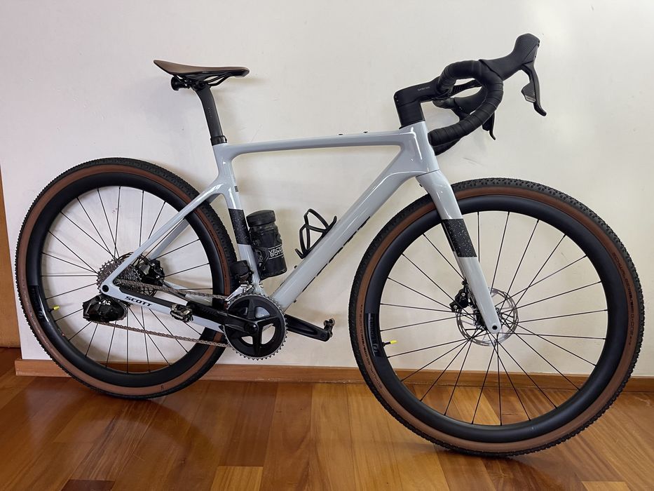 Scott Addict Gravel 20 AXS Rival